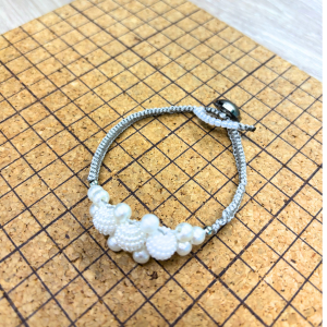 【マクラメ編みで心を整える】初心者でも没頭できる「手仕事瞑想」のすすめ